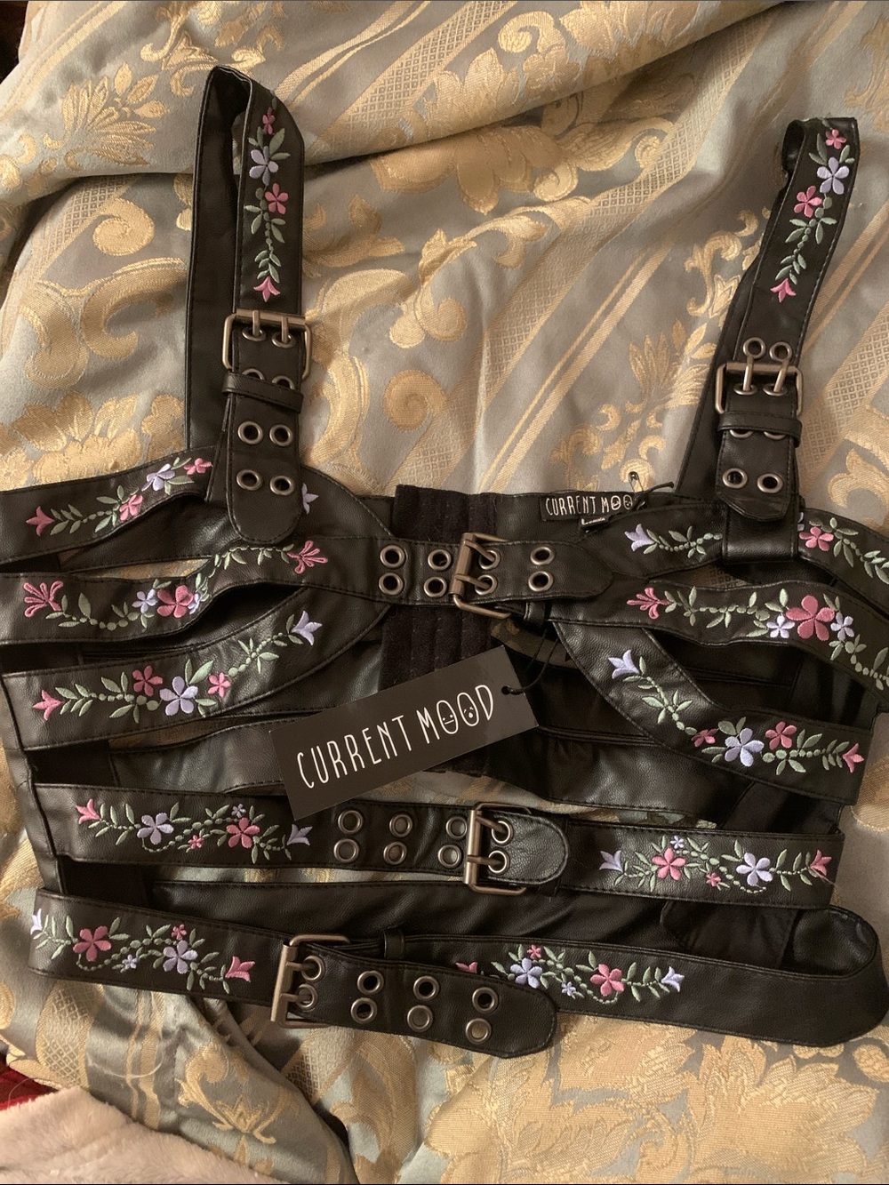 Dollskill harness